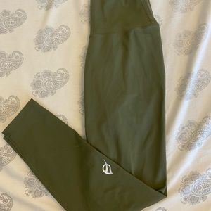 Ptula army green leggings